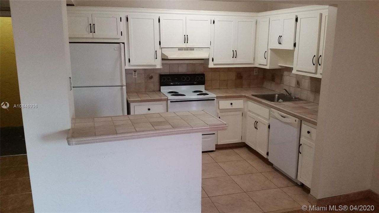 最近租的: $1,150 (1 贝兹, 1 浴室, 790 平方英尺)