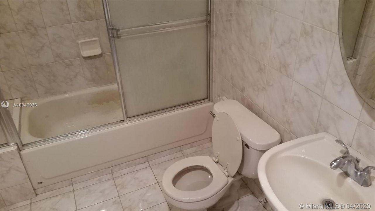 最近租的: $1,150 (1 贝兹, 1 浴室, 790 平方英尺)