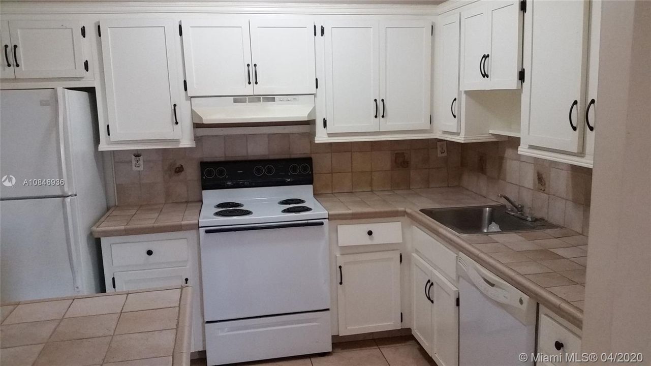 最近租的: $1,150 (1 贝兹, 1 浴室, 790 平方英尺)