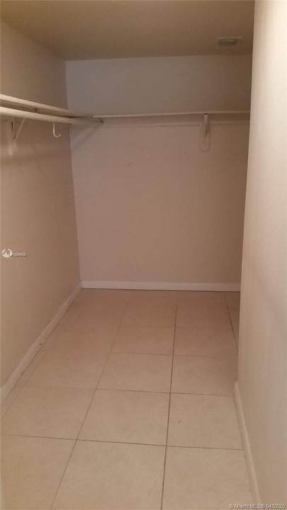 最近租的: $1,150 (1 贝兹, 1 浴室, 790 平方英尺)