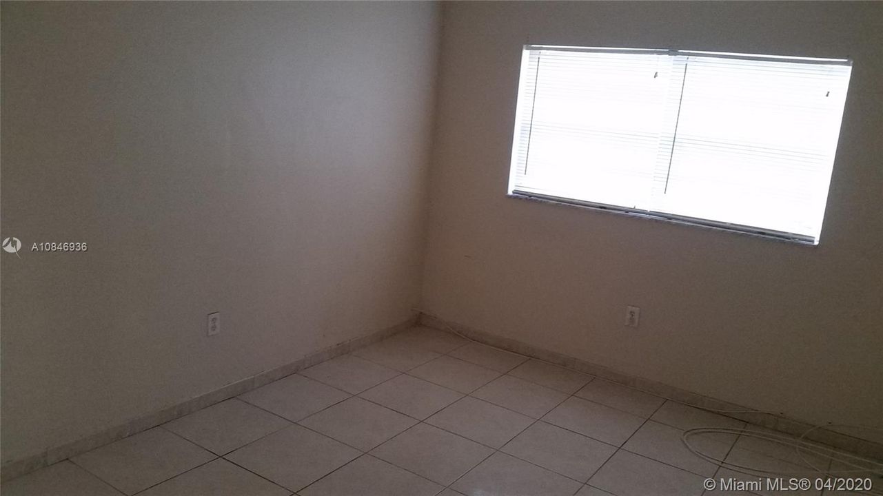 最近租的: $1,150 (1 贝兹, 1 浴室, 790 平方英尺)