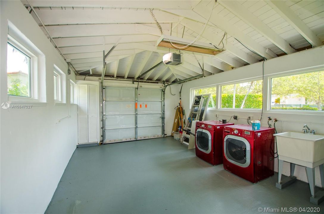 Garage and full size washer & dryer