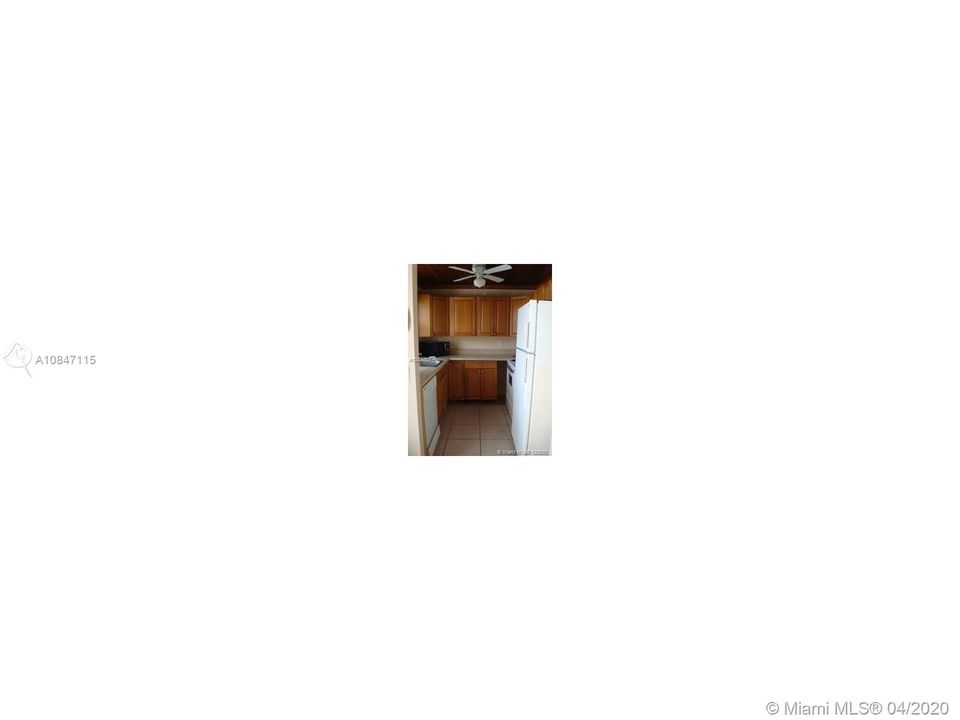 Vendido Recientemente: $230,000 (4 camas, 2 baños, 1800 Pies cuadrados)