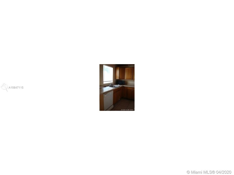 Vendido Recientemente: $230,000 (4 camas, 2 baños, 1800 Pies cuadrados)
