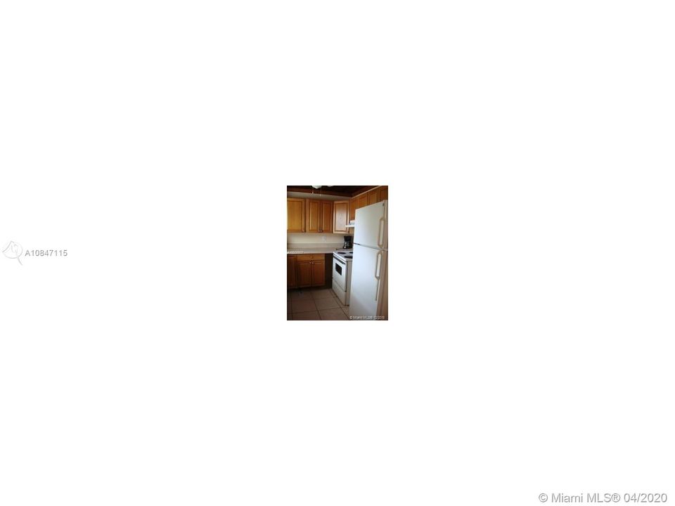 Vendido Recientemente: $230,000 (4 camas, 2 baños, 1800 Pies cuadrados)