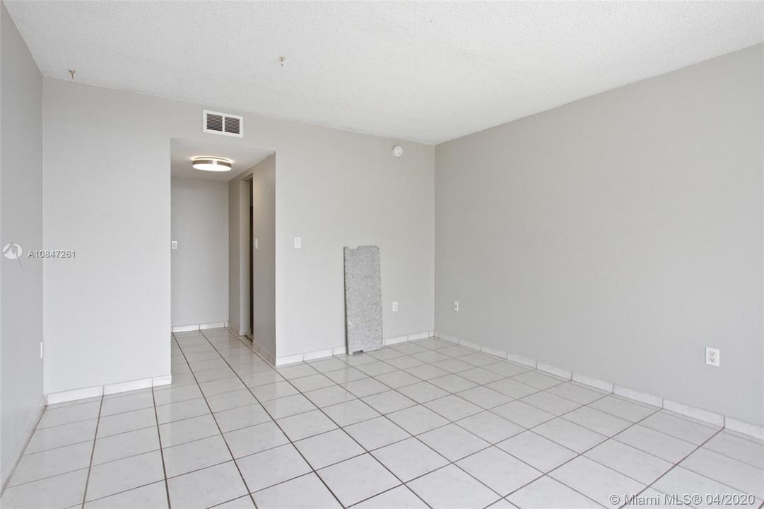 Recently Sold: $130,000 (1 beds, 1 baths, 604 Square Feet)