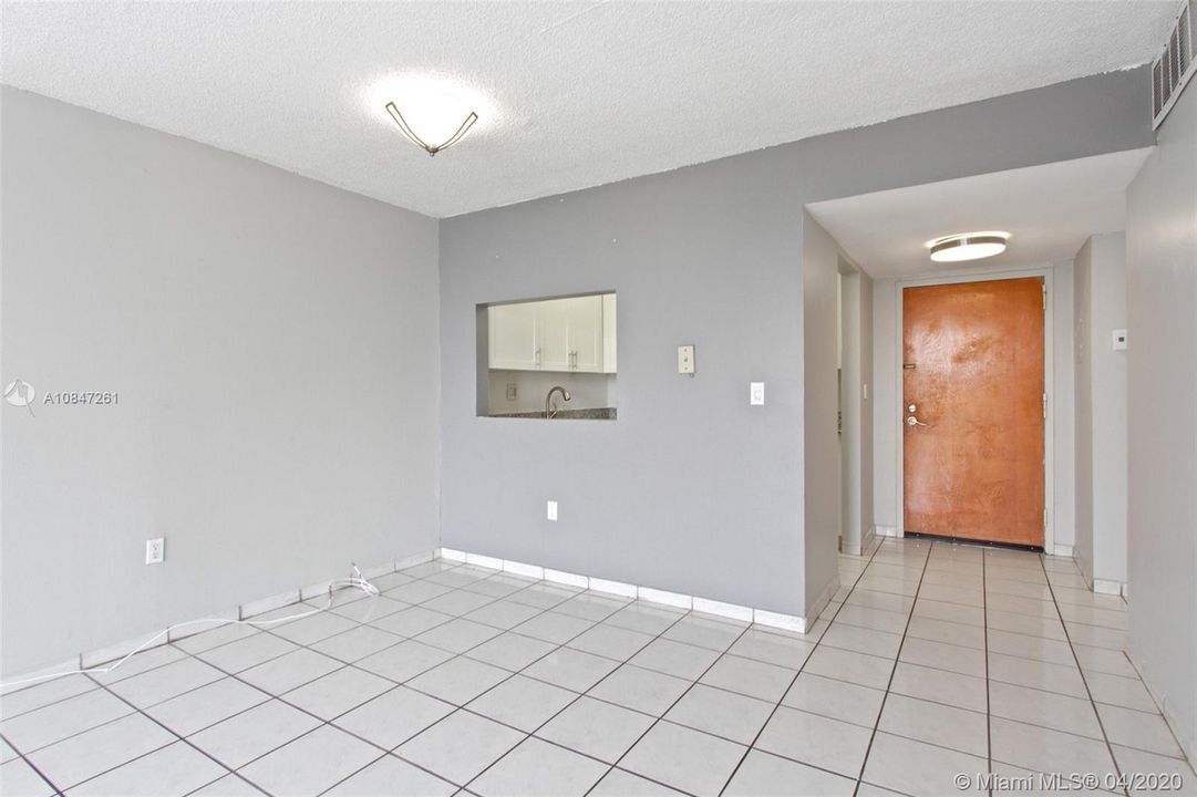 Recently Sold: $130,000 (1 beds, 1 baths, 604 Square Feet)