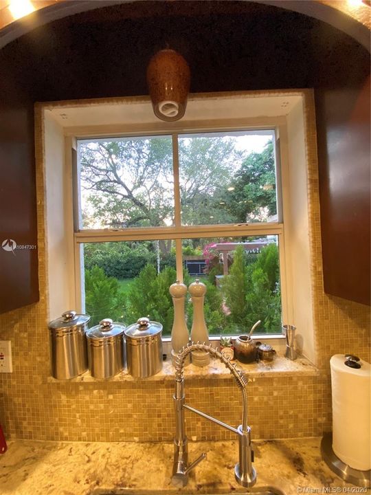 Vendido Recientemente: $479,000 (2 camas, 1 baños, 1033 Pies cuadrados)