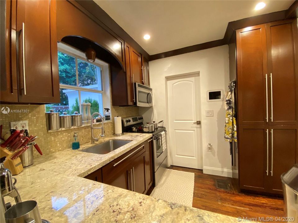 Vendido Recientemente: $479,000 (2 camas, 1 baños, 1033 Pies cuadrados)
