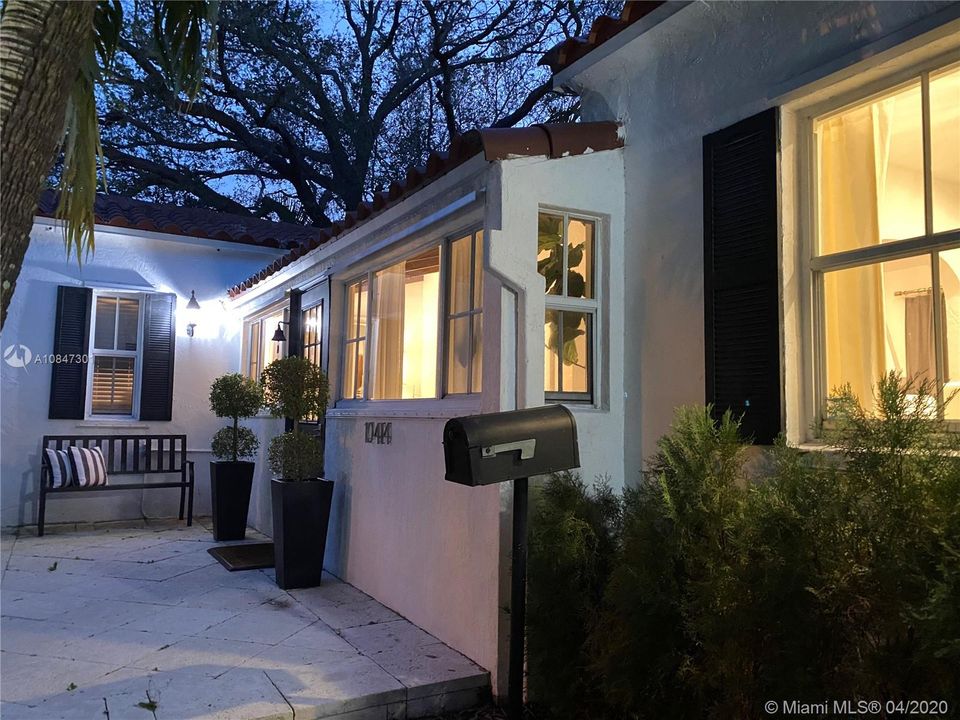 Vendido Recientemente: $479,000 (2 camas, 1 baños, 1033 Pies cuadrados)