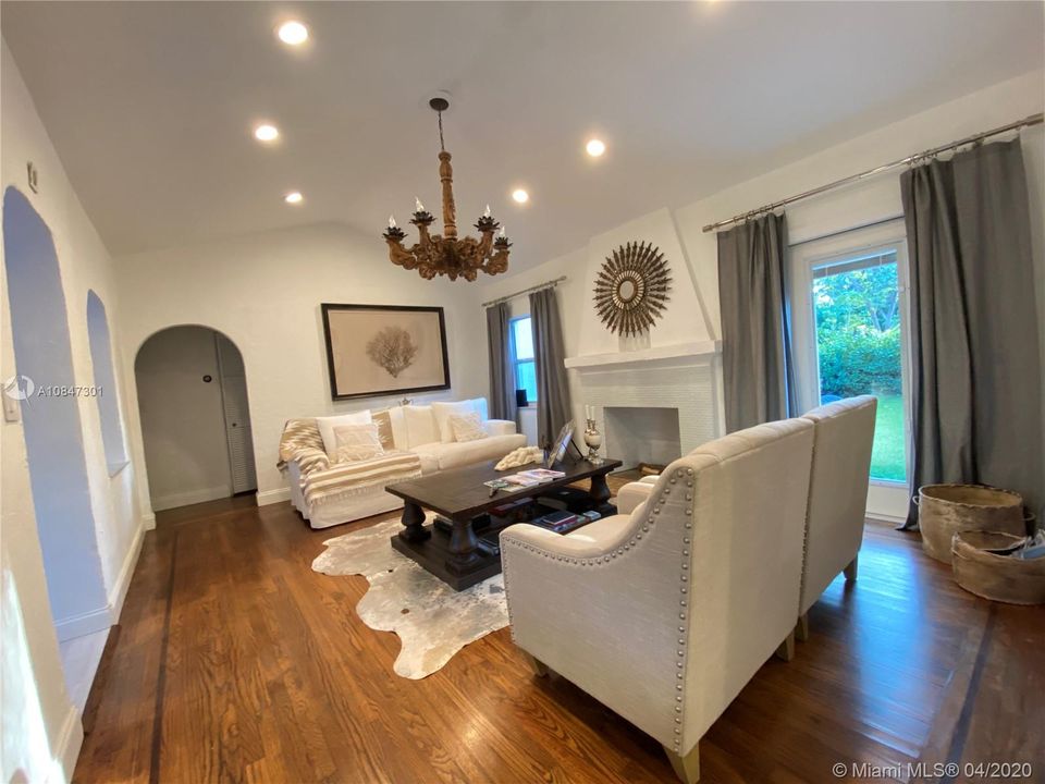 Vendido Recientemente: $479,000 (2 camas, 1 baños, 1033 Pies cuadrados)