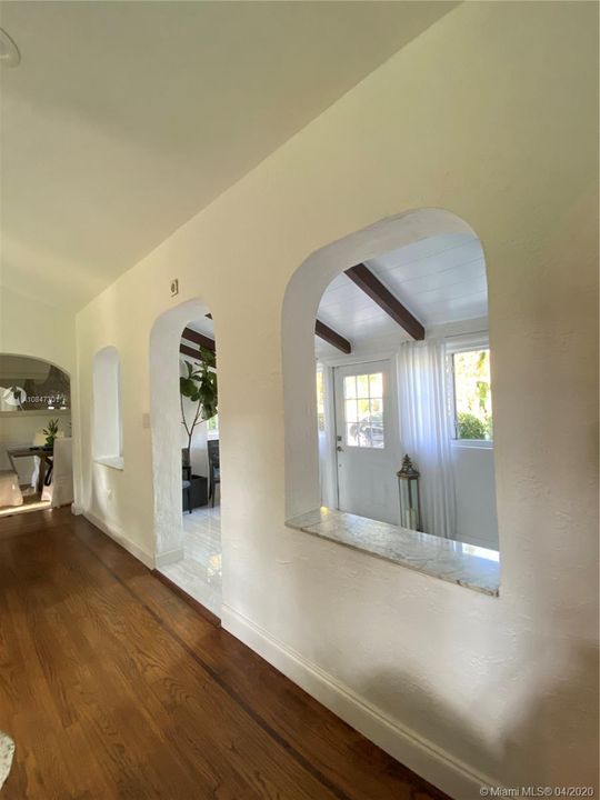 Vendido Recientemente: $479,000 (2 camas, 1 baños, 1033 Pies cuadrados)