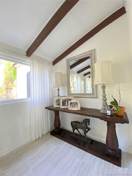 Vendido Recientemente: $479,000 (2 camas, 1 baños, 1033 Pies cuadrados)