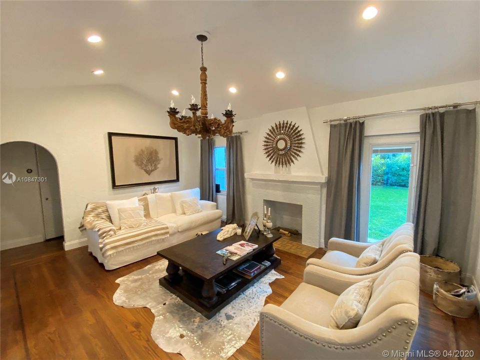 Vendido Recientemente: $479,000 (2 camas, 1 baños, 1033 Pies cuadrados)