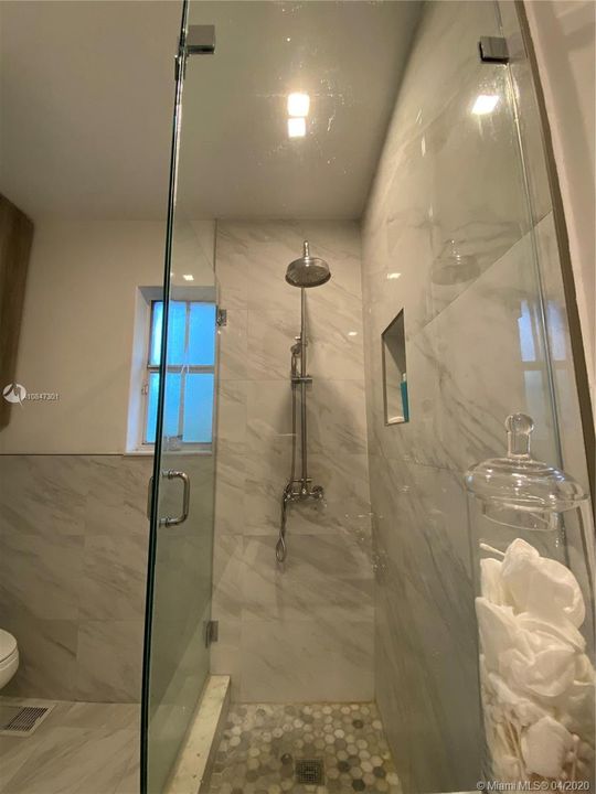 Vendido Recientemente: $479,000 (2 camas, 1 baños, 1033 Pies cuadrados)