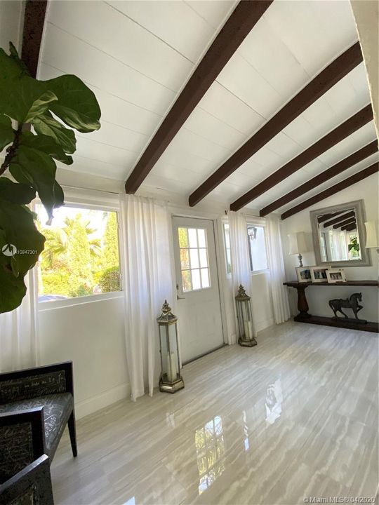 Vendido Recientemente: $479,000 (2 camas, 1 baños, 1033 Pies cuadrados)