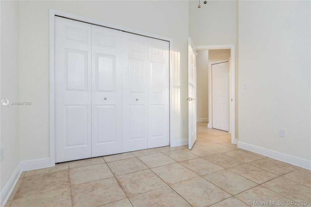 Недавно продано: $490,000 (4 спален, 2 ванн, 1834 Квадратных фут)