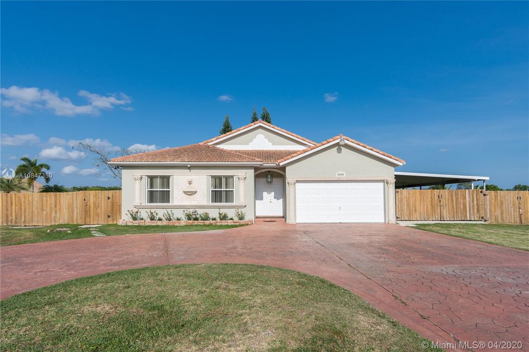 Недавно продано: $490,000 (4 спален, 2 ванн, 1834 Квадратных фут)