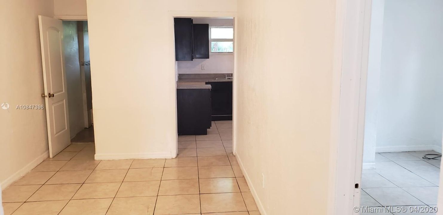 Recently Rented: $850 (2 beds, 1 baths, 800 Square Feet)