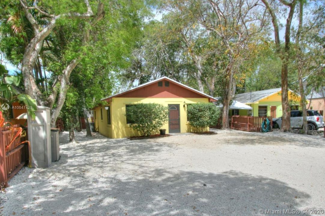 Недавно продано: $365,000 (3 спален, 1 ванн, 1250 Квадратных фут)