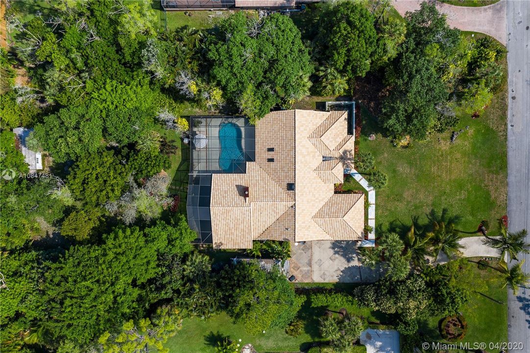 Недавно продано: $875,000 (5 спален, 4 ванн, 3302 Квадратных фут)