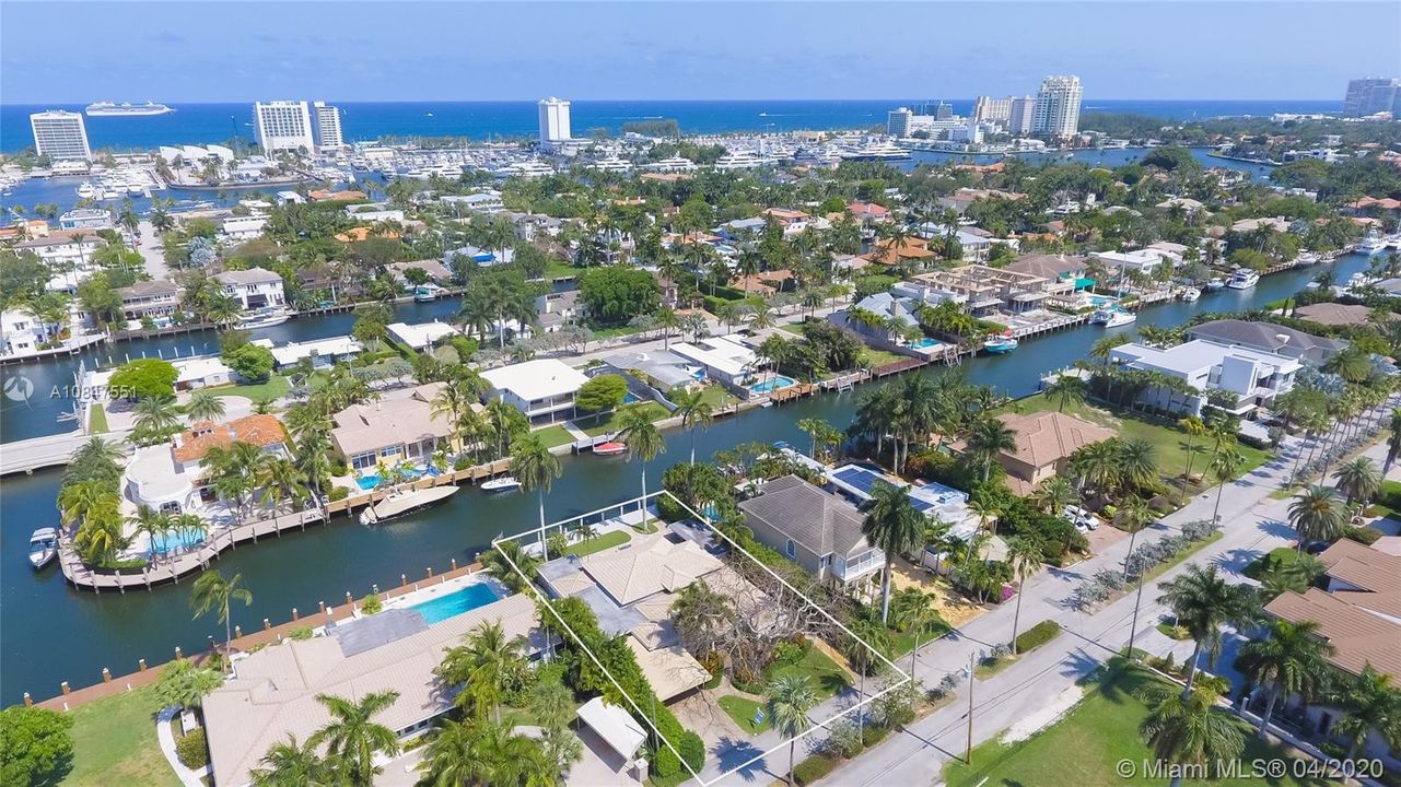 Recently Sold: $1,597,000 (4 beds, 4 baths, 2772 Square Feet)