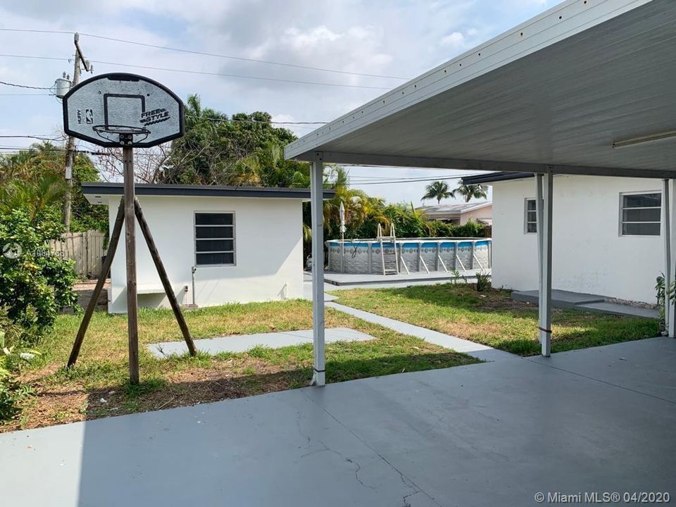 Vendido Recientemente: $414,900 (4 camas, 3 baños, 1719 Pies cuadrados)