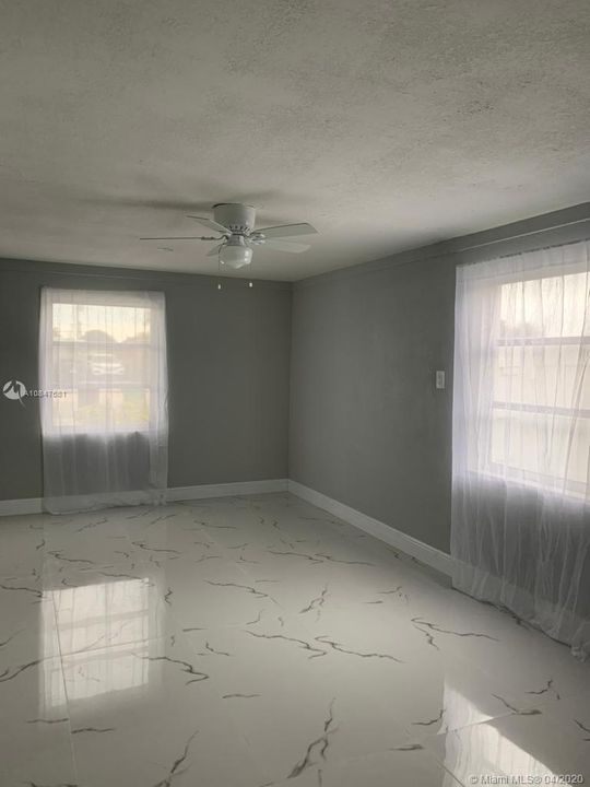 Vendido Recientemente: $414,900 (4 camas, 3 baños, 1719 Pies cuadrados)
