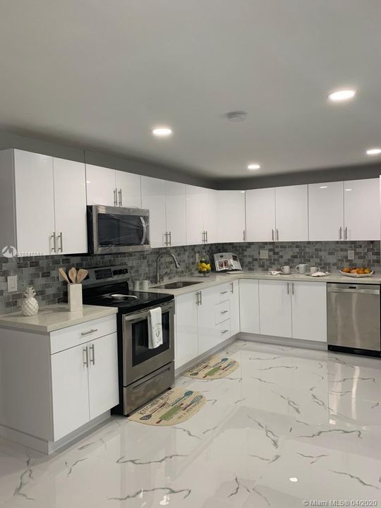 Vendido Recientemente: $414,900 (4 camas, 3 baños, 1719 Pies cuadrados)
