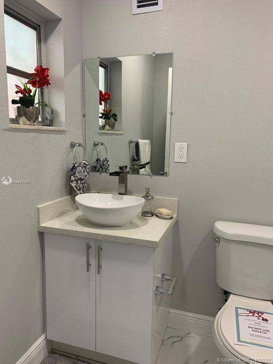 Vendido Recientemente: $414,900 (4 camas, 3 baños, 1719 Pies cuadrados)