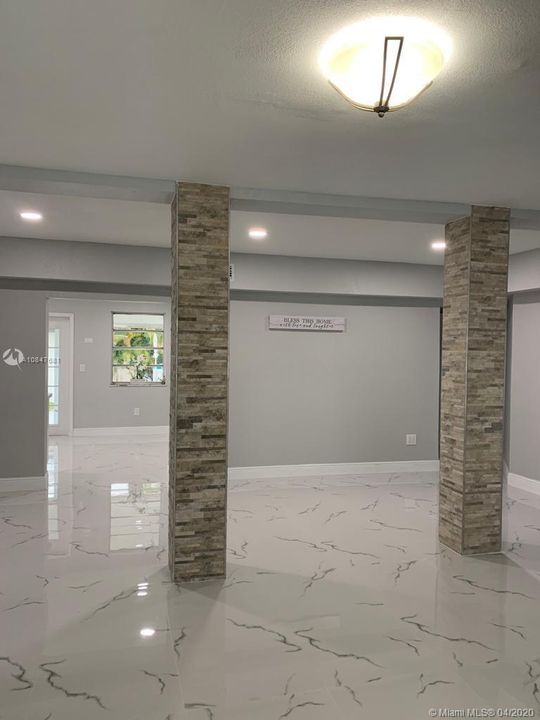Vendido Recientemente: $414,900 (4 camas, 3 baños, 1719 Pies cuadrados)