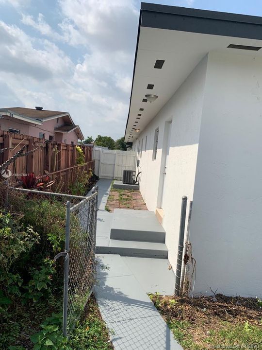 Vendido Recientemente: $414,900 (4 camas, 3 baños, 1719 Pies cuadrados)
