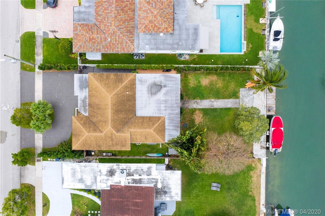 Недавно продано: $1,075,000 (3 спален, 2 ванн, 2194 Квадратных фут)
