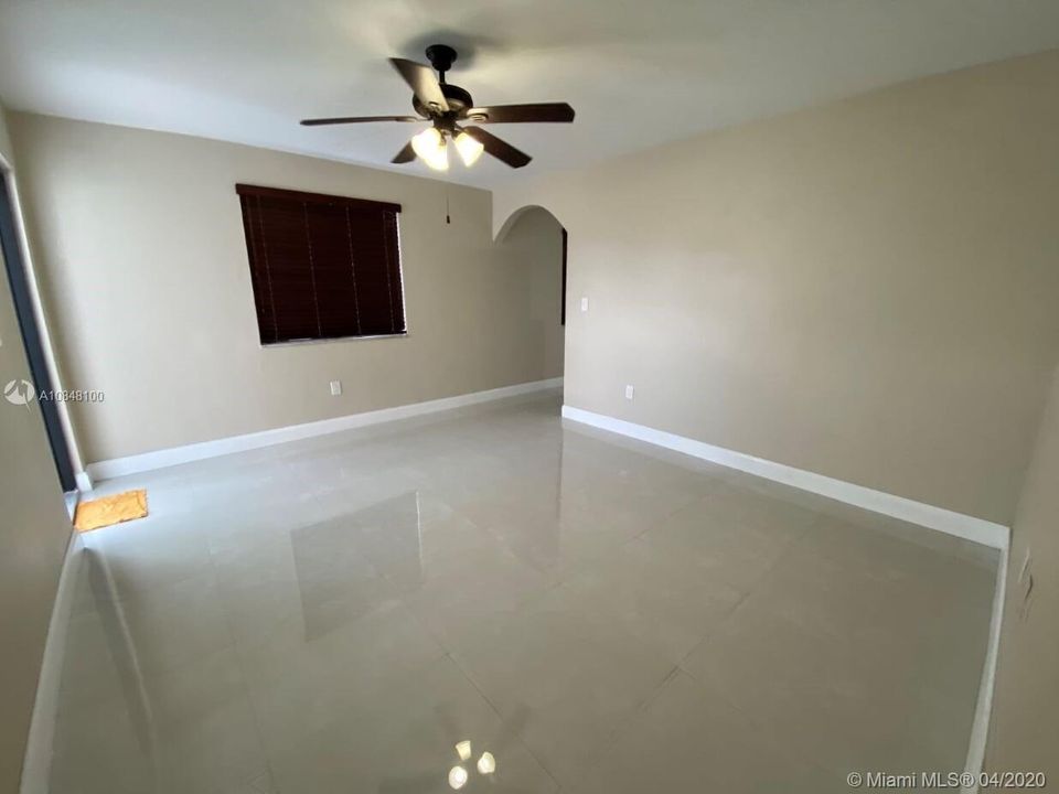 Recently Rented: $2,500 (3 beds, 2 baths, 2218 Square Feet)