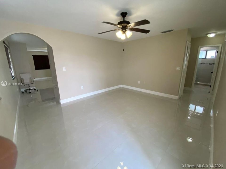 Recently Rented: $2,500 (3 beds, 2 baths, 2218 Square Feet)