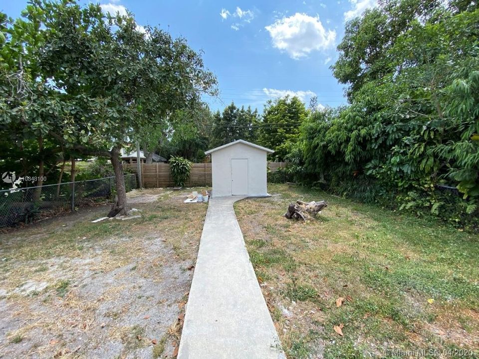 Recently Rented: $2,500 (3 beds, 2 baths, 2218 Square Feet)