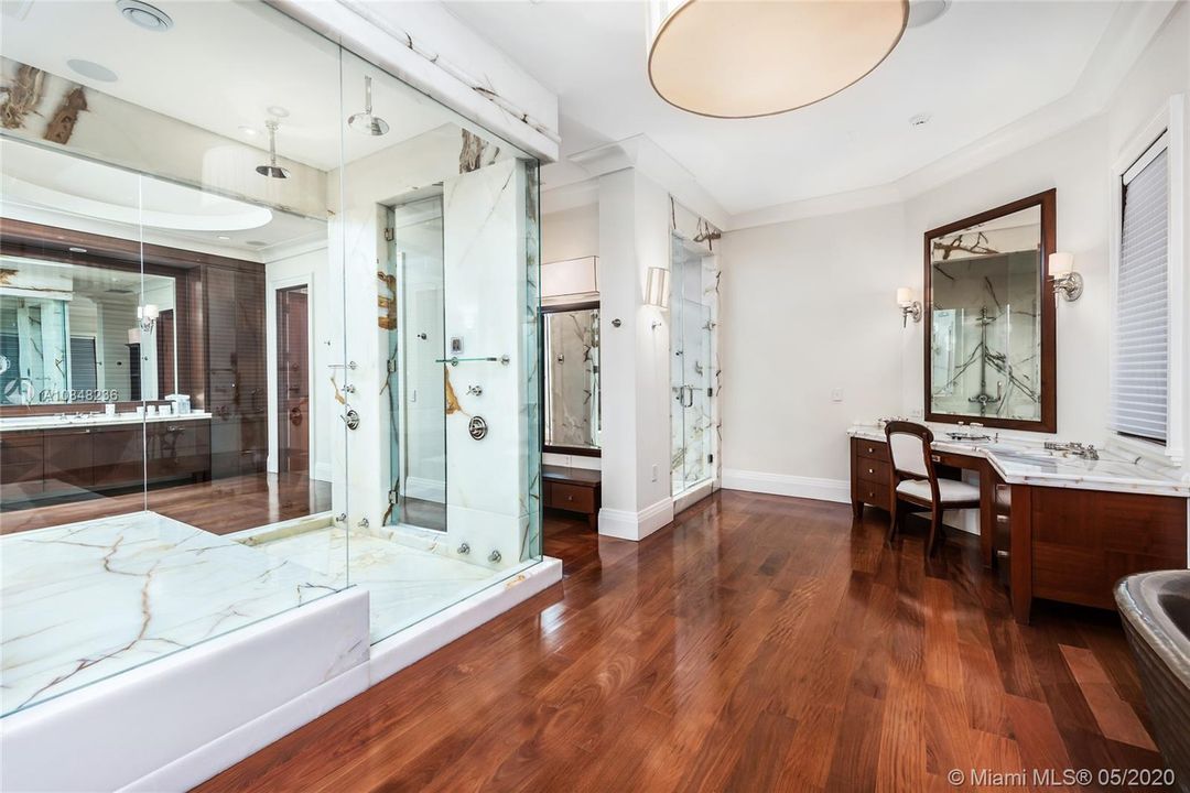 Недавно продано: $40,000,000 (10 спален, 10 ванн, 14762 Квадратных фут)