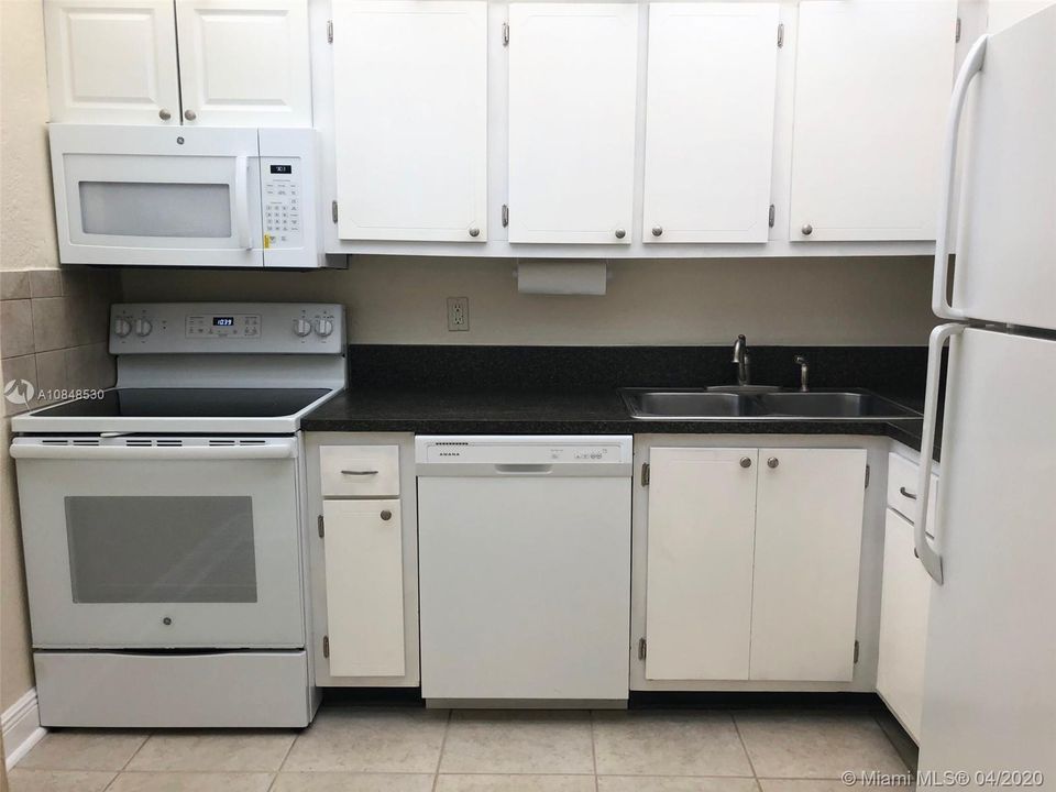 Recently Sold: $126,999 (2 beds, 2 baths, 944 Square Feet)