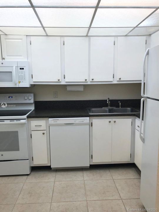 Recently Sold: $126,999 (2 beds, 2 baths, 944 Square Feet)