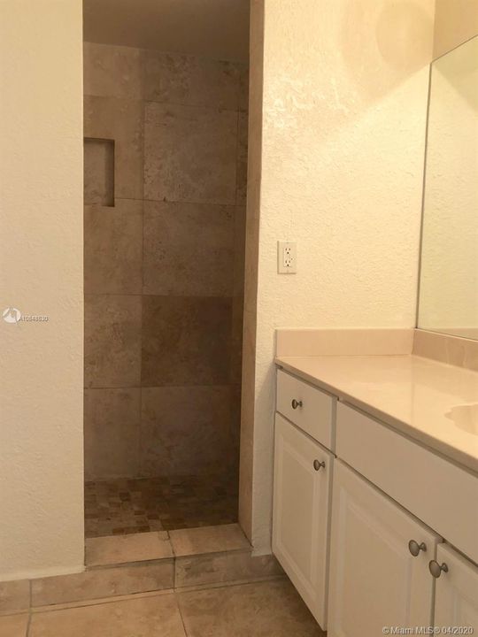 Recently Sold: $126,999 (2 beds, 2 baths, 944 Square Feet)