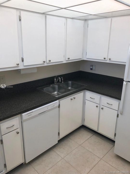 Recently Sold: $126,999 (2 beds, 2 baths, 944 Square Feet)