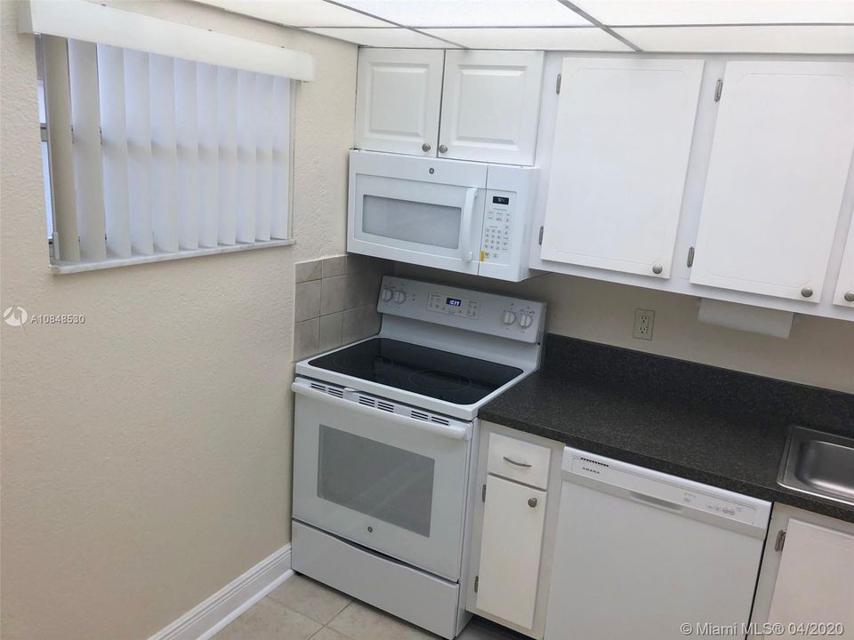 Recently Sold: $126,999 (2 beds, 2 baths, 944 Square Feet)