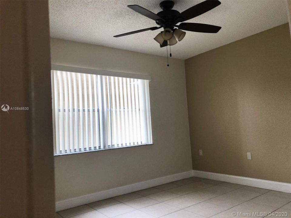 Recently Sold: $126,999 (2 beds, 2 baths, 944 Square Feet)