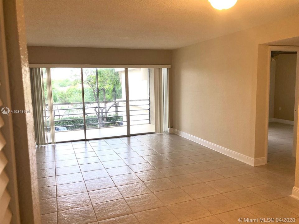 Recently Sold: $126,999 (2 beds, 2 baths, 944 Square Feet)