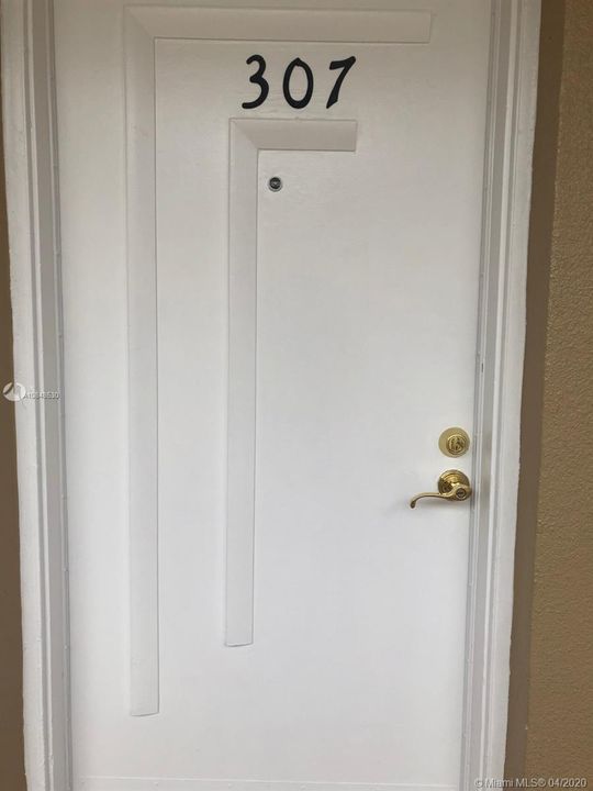 Recently Sold: $126,999 (2 beds, 2 baths, 944 Square Feet)
