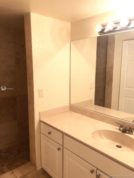 Recently Sold: $126,999 (2 beds, 2 baths, 944 Square Feet)