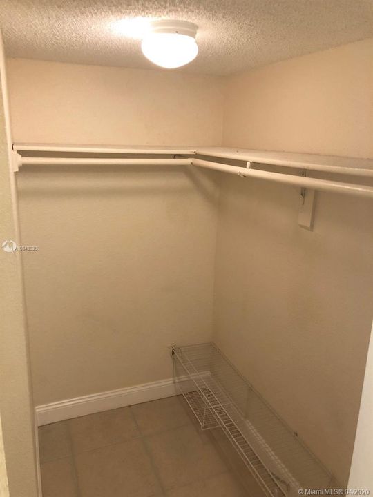 Recently Sold: $126,999 (2 beds, 2 baths, 944 Square Feet)