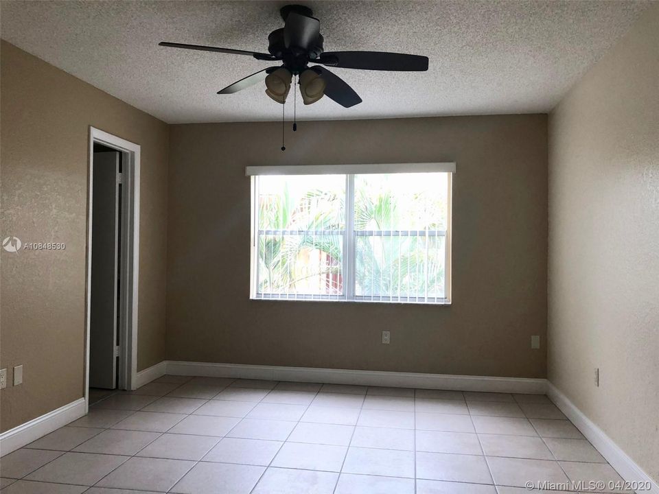 Recently Sold: $126,999 (2 beds, 2 baths, 944 Square Feet)