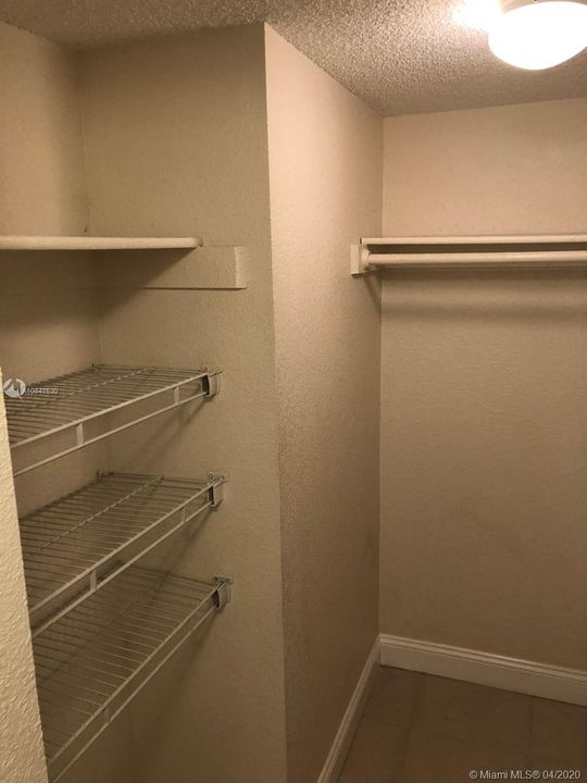 Recently Sold: $126,999 (2 beds, 2 baths, 944 Square Feet)