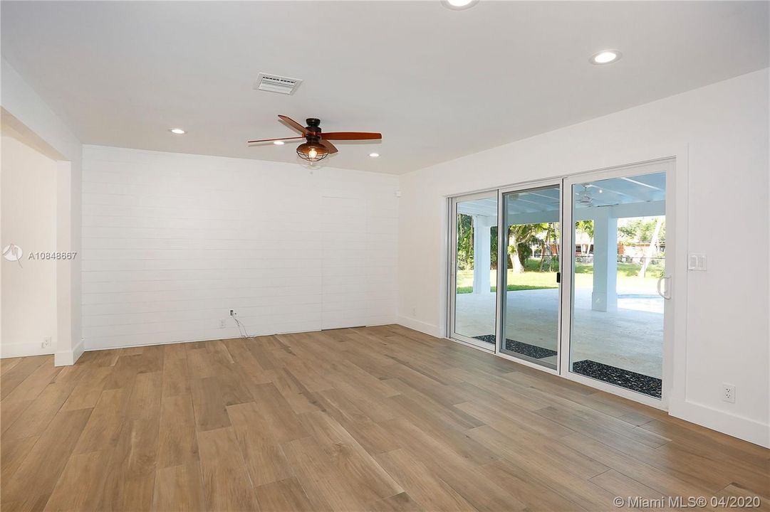 Recently Rented: $5,800 (4 beds, 2 baths, 2170 Square Feet)